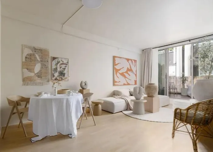 Luxurious And Super With Balcony 아파트